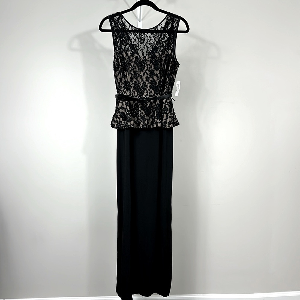 Brand new Sheath Long Scoop-Neck Chiffon Zipper Dress With Lace And Appliques